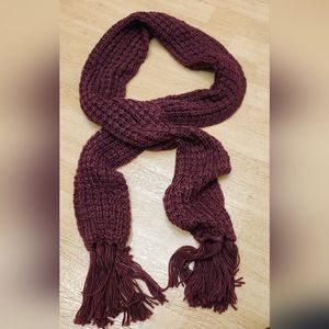 Minicci Women's Long Knit Scarf with Fringe Maroon Brand New Never Worn